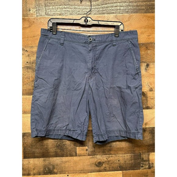 IZOD Saltwater Men's Shorts Size 34 Inseam 9.5 - Picture 1 of 3
